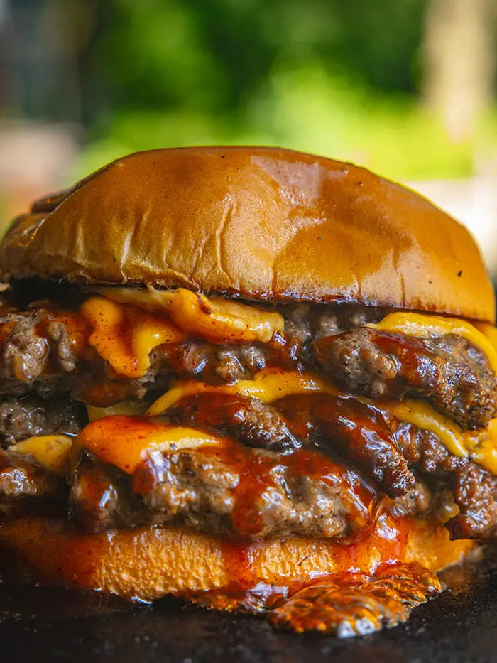 Love Burger: Triple Smash Burger mit Käse