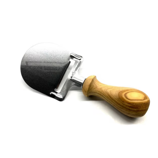 Käsehobel mit Griff aus Olivenholz