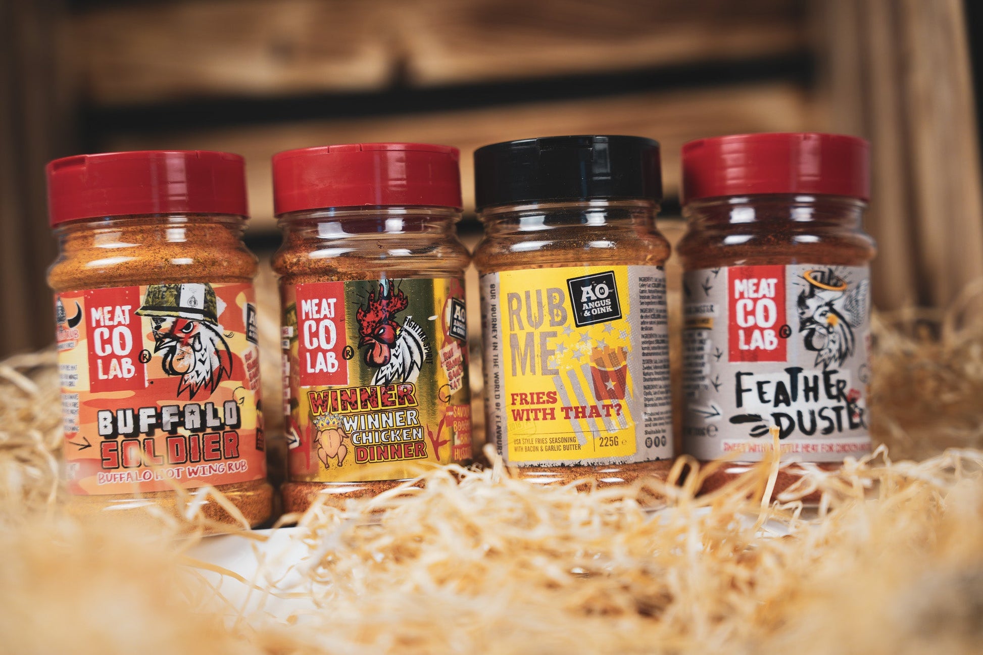 Hahn im Korb – Geschenkkiste mit 4 Angus & Oink Rubs für Hähnchen, Wings & Geflügel