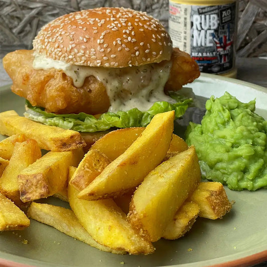 Fish Burger mit Sea Salt + Malt und Pommes