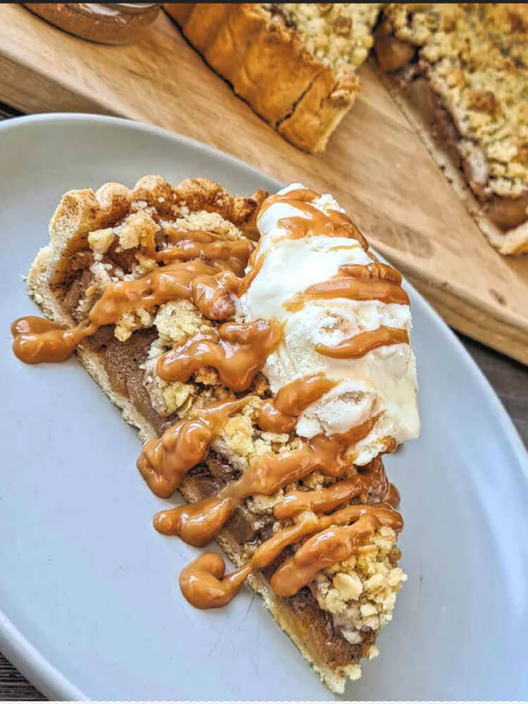 Rezept Toffee-Apfel-Crumble-Pie mit Meat Tinsel
